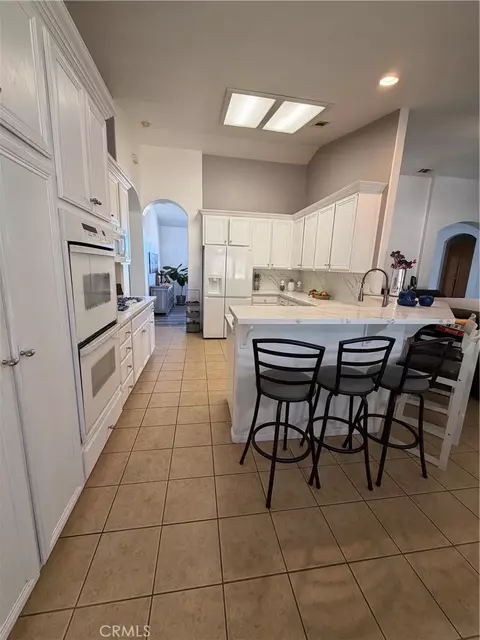 Kitchen - 17071 Tokata Rd, Apple Valley, CA 92307 photo 1 of 2