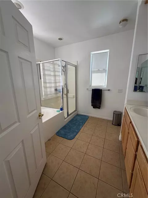 Bath - 17071 Tokata Rd, Apple Valley, CA 92307 photo 1 of 5