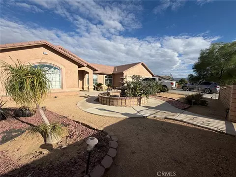 Exterior - 17071 Tokata Rd, Apple Valley, CA 92307 photo 4 of 4
