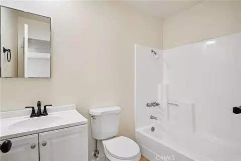 Bath - 11618 Rosewood Ave, Morongo Valley, CA 92256 photo 2 of 3