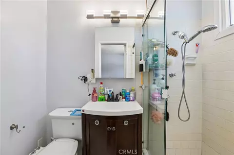 Bath - 6616 Yolanda Ave, Reseda, CA 91335 photo 2 of 2