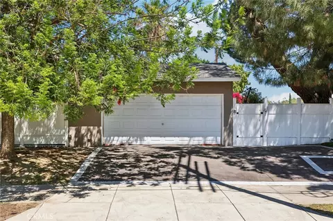 Exterior - 6616 Yolanda Ave, Reseda, CA 91335 photo 2 of 18
