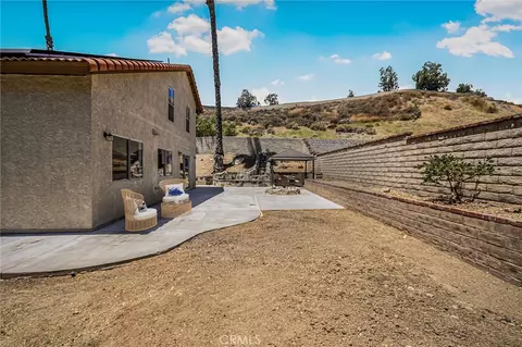Exterior - 28041 Concord Ave, Castaic, CA 91384 photo 6 of 12