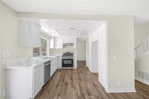 Entry Way - 28041 Concord Ave, Castaic, CA 91384 photo 4 of 8