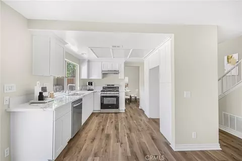 Entry Way - 28041 Concord Ave, Castaic, CA 91384 photo 3 of 8