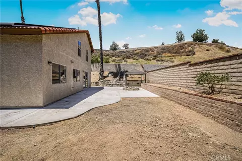 Exterior - 28041 Concord Ave, Castaic, CA 91384 photo 7 of 12