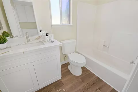 Bath - 28041 Concord Ave, Castaic, CA 91384 photo 3 of 8
