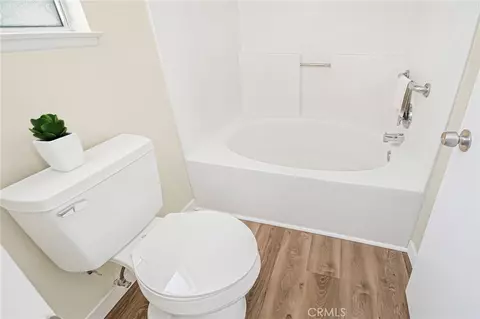 Bath - 28041 Concord Ave, Castaic, CA 91384 photo 7 of 8