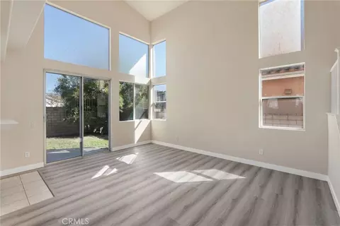 Living - 6223 Tangelo Pl, Simi Valley, CA 93063 photo 2 of 9