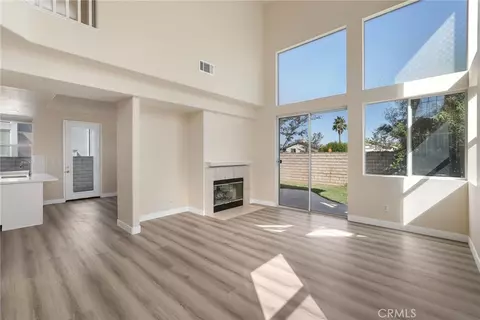 Living - 6223 Tangelo Pl, Simi Valley, CA 93063 photo 3 of 9