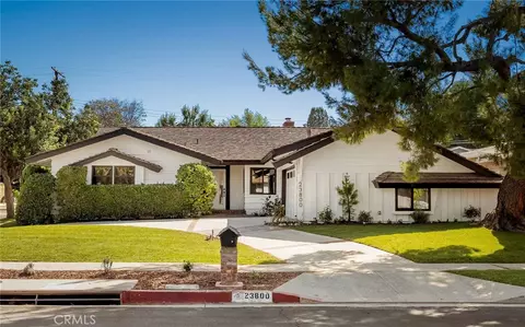 23800 Aetna St, Woodland Hills, CA 91367