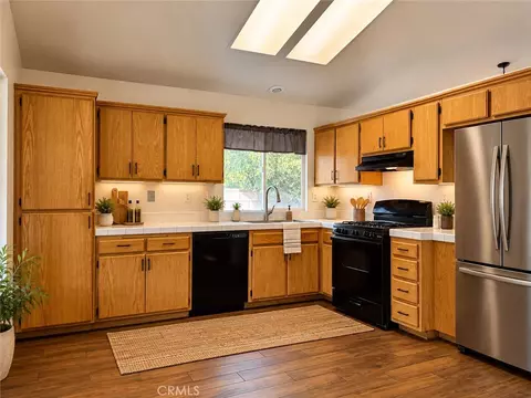 Kitchen - 36833 Alder, Palmdale, CA 93552 photo 2 of 6