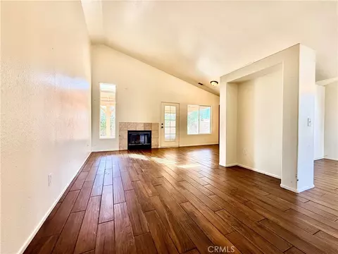 Living - 36833 Alder, Palmdale, CA 93552 photo 2 of 6