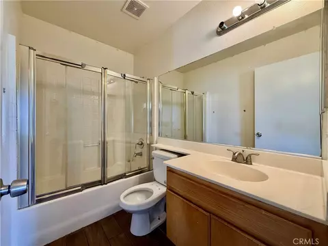Bath - 36833 Alder, Palmdale, CA 93552 photo 2 of 3