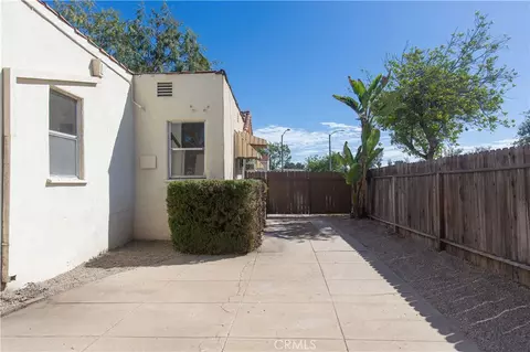 Exterior - 1595 Bancroft Way, Pasadena, CA 91103 photo 6 of 7