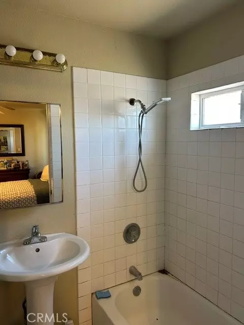 Bath - 404 N Maie, Compton, CA 90220 photo 2 of 2
