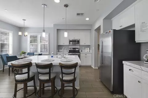 Kitchen - 21730 Bene Dr, Saugus, CA 91350 photo 4 of 4