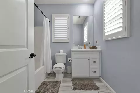 Bath - 21730 Bene Dr, Saugus, CA 91350 photo 6 of 7