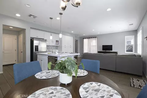 Dining - 21730 Bene Dr, Saugus, CA 91350 photo 3 of 3