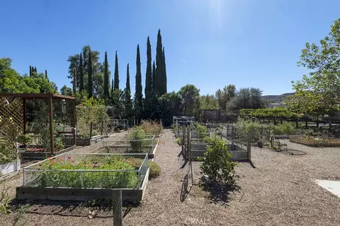 View/Area - 21730 Bene Dr, Saugus, CA 91350 photo 6 of 6