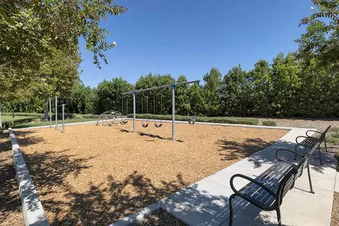 View/Area - 21730 Bene Dr, Saugus, CA 91350 photo 3 of 6
