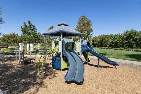 View/Area - 21730 Bene Dr, Saugus, CA 91350 photo 1 of 6