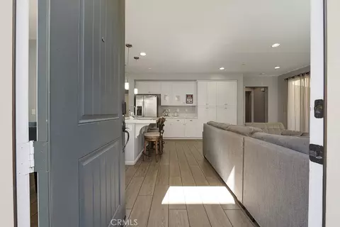 Entry Way - 21730 Bene Dr, Saugus, CA 91350 photo 1 of 5