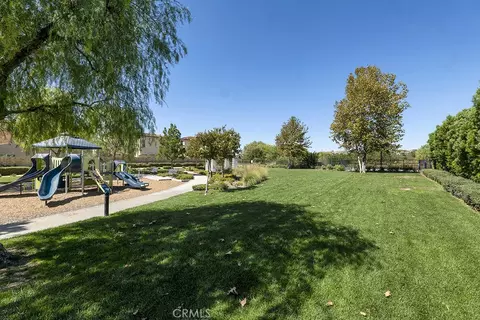 Exterior - 21730 Bene Dr, Saugus, CA 91350 photo 12 of 17