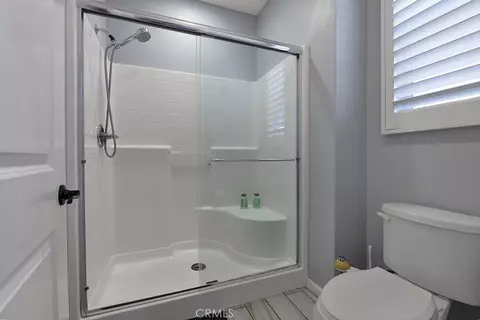 Bath - 21730 Bene Dr, Saugus, CA 91350 photo 5 of 7