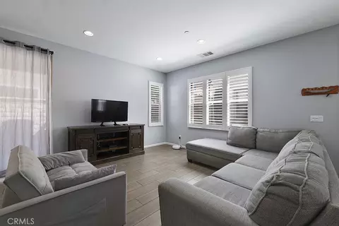 Living - 21730 Bene Dr, Saugus, CA 91350 photo 1 of 1