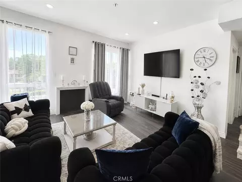 19350 Sherman, Reseda, CA 91335