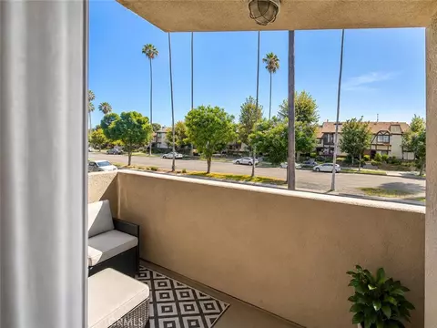 19350 Sherman, Reseda, CA 91335 photo 8