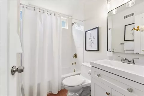 Bath - 3316 Dalhart, Simi Valley, CA 93063 photo 4 of 4