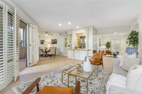 5216 Yarmouth Ave #105, Encino, CA 91316