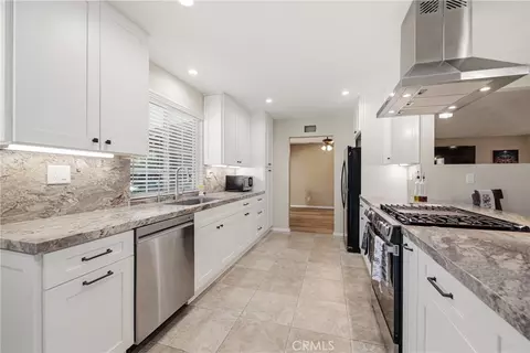 Kitchen - 856 Moffatt Cir, Simi Valley, CA 93065 photo 4 of 6