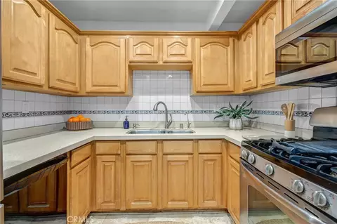 Kitchen - 6489 Alta Gracia, Tujunga, CA 91042 photo 2 of 3