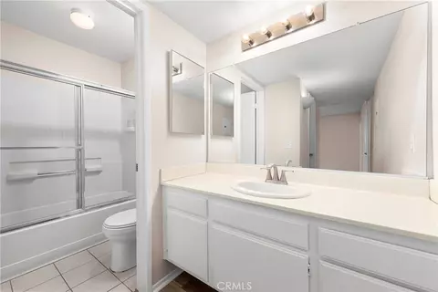 Bath - 21309 Eucalyptus Way #101, Newhall, CA 91321 photo 1 of 3