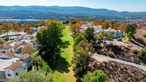 View/Area - 21309 Eucalyptus Way #101, Newhall, CA 91321 photo 4 of 5