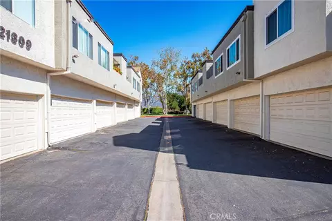 Exterior - 21309 Eucalyptus Way #101, Newhall, CA 91321 photo 6 of 10