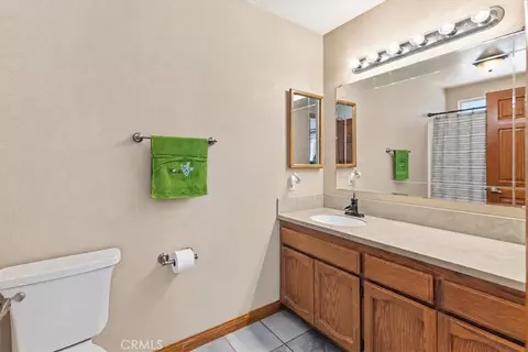 Bath - 6433 Sunnyslope Rd, Phelan, CA 92371 photo 1 of 2