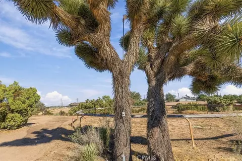 Exterior - 6433 Sunnyslope Rd, Phelan, CA 92371 photo 11 of 18
