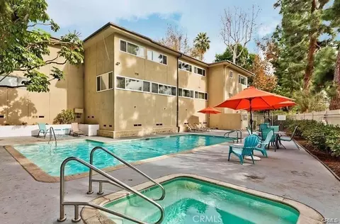 11138 Aqua Vis #9, Studio City, CA 91602