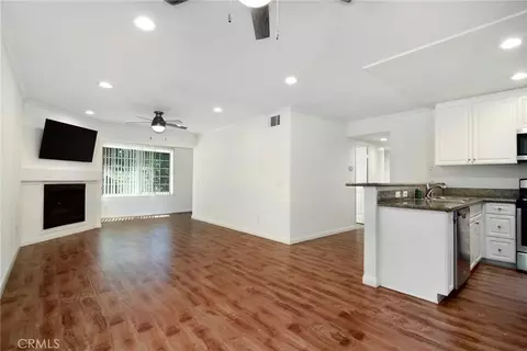 5525 Canoga Ave #124, Woodland Hills, CA 91367
