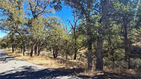 0 Saint Moritz Dr, Tehachapi, CA 93561 photo 3