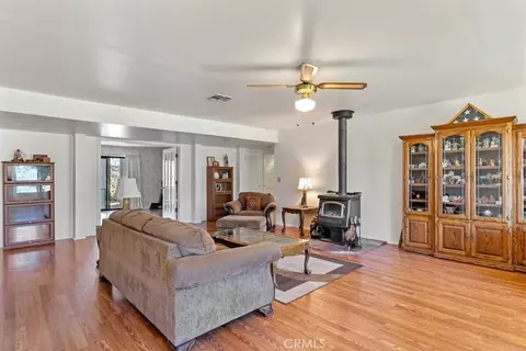 Living - 23841 Dart, Tehachapi, CA 93561 photo 1 of 4