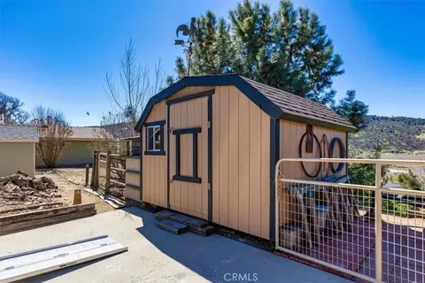 Exterior - 23841 Dart, Tehachapi, CA 93561 photo 7 of 20
