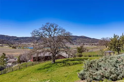 Exterior - 23841 Dart, Tehachapi, CA 93561 photo 9 of 20