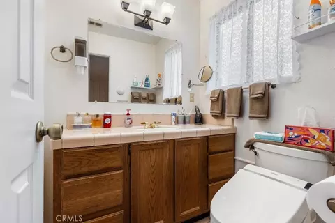 Bath - 23841 Dart, Tehachapi, CA 93561 photo 2 of 4