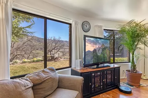 Living - 23841 Dart, Tehachapi, CA 93561 photo 4 of 4