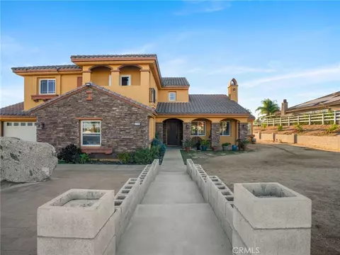 Exterior - 17531 Fairbreeze Ct, Riverside, CA 92504 photo 7 of 9